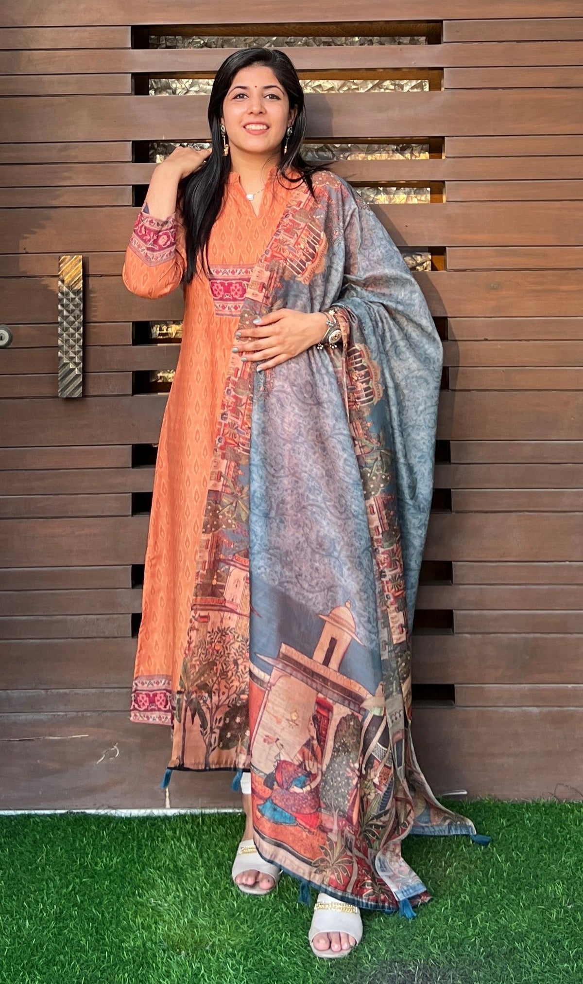 Bhavya Ikkat-Pichwai Kurta With Dupatta-Kurta with dupatta-Ekana Label