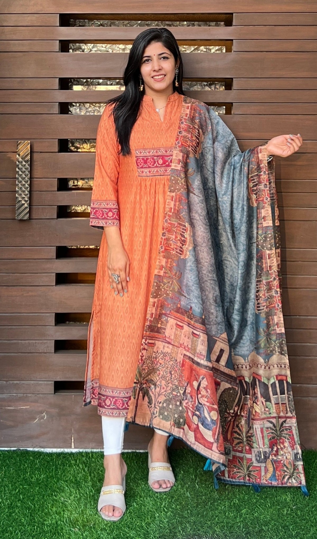 Bhavya Ikkat-Pichwai Kurta With Dupatta-Kurta with dupatta-Ekana Label