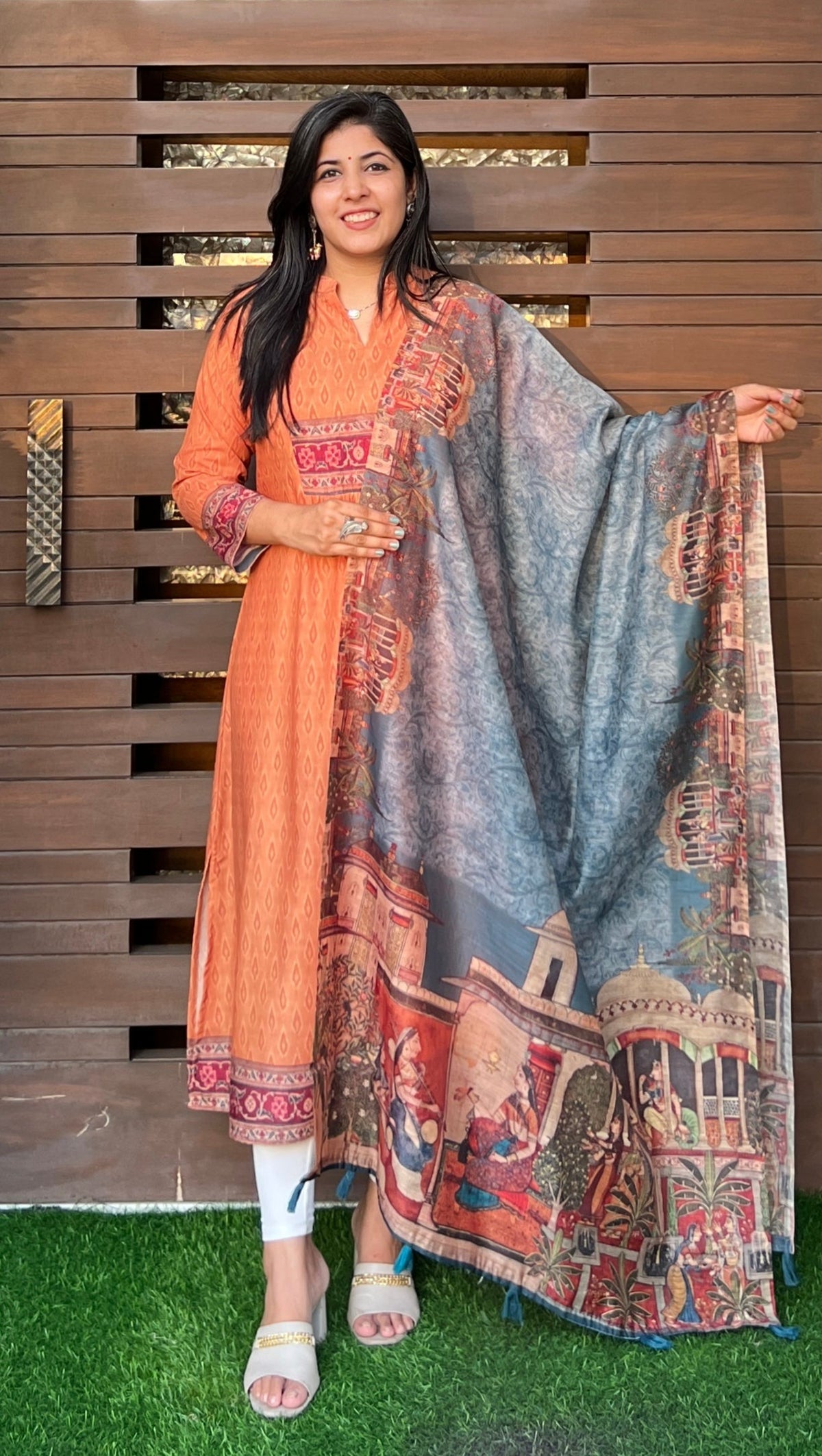 Bhavya Ikkat-Pichwai Kurta With Dupatta-Kurta with dupatta-Ekana Label