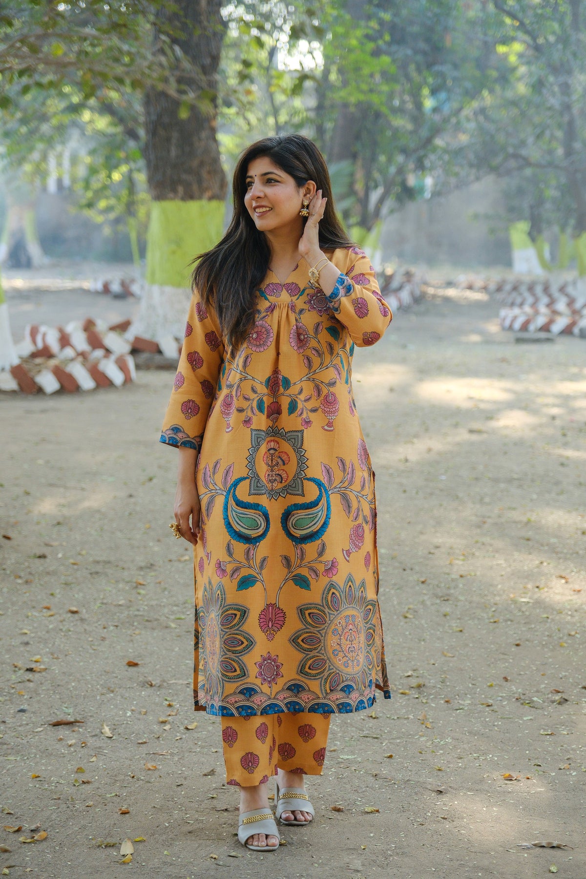 Kashni Glow Kurta Set