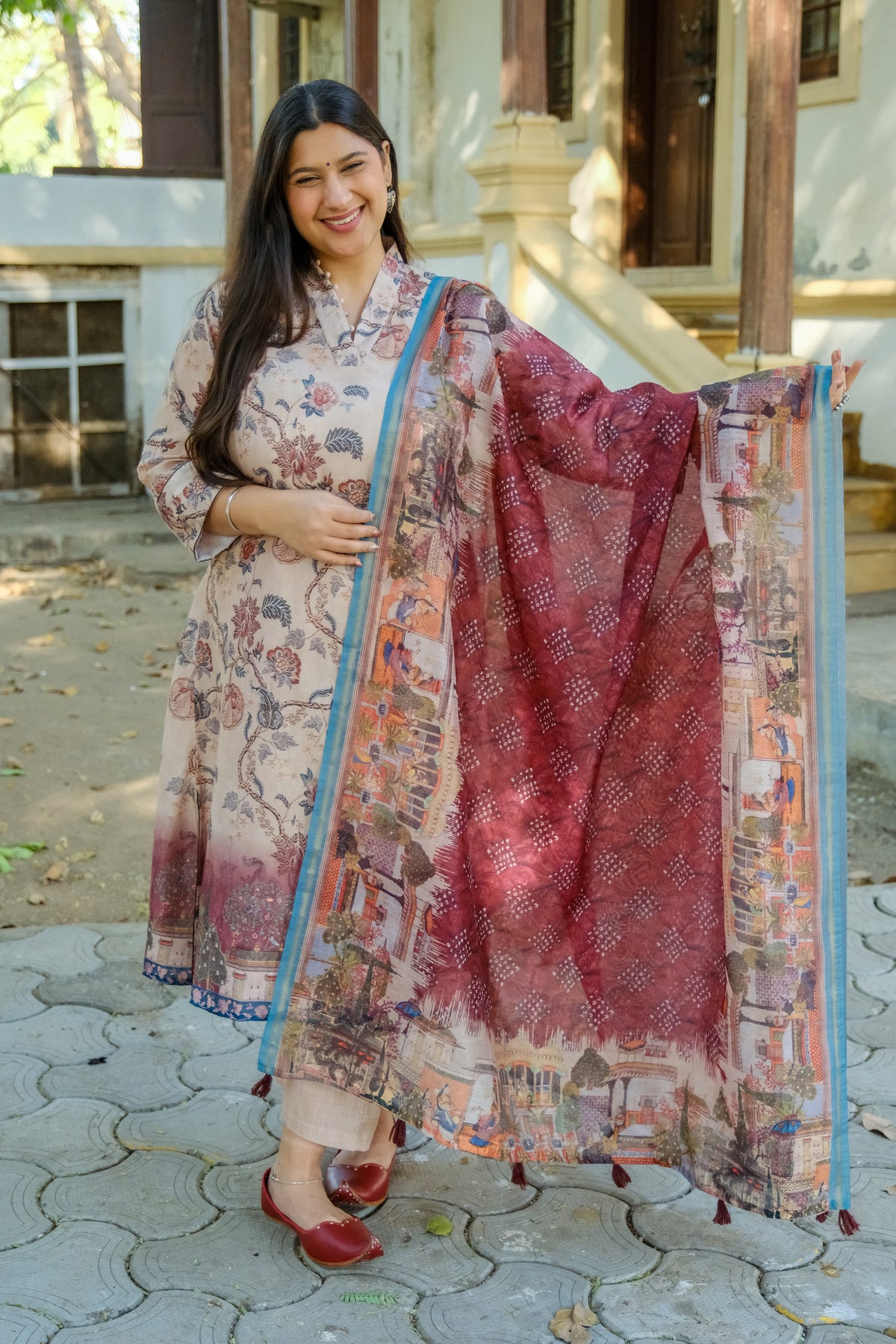 Aanishka V-Neck Kalamkari Beauty Suit Set