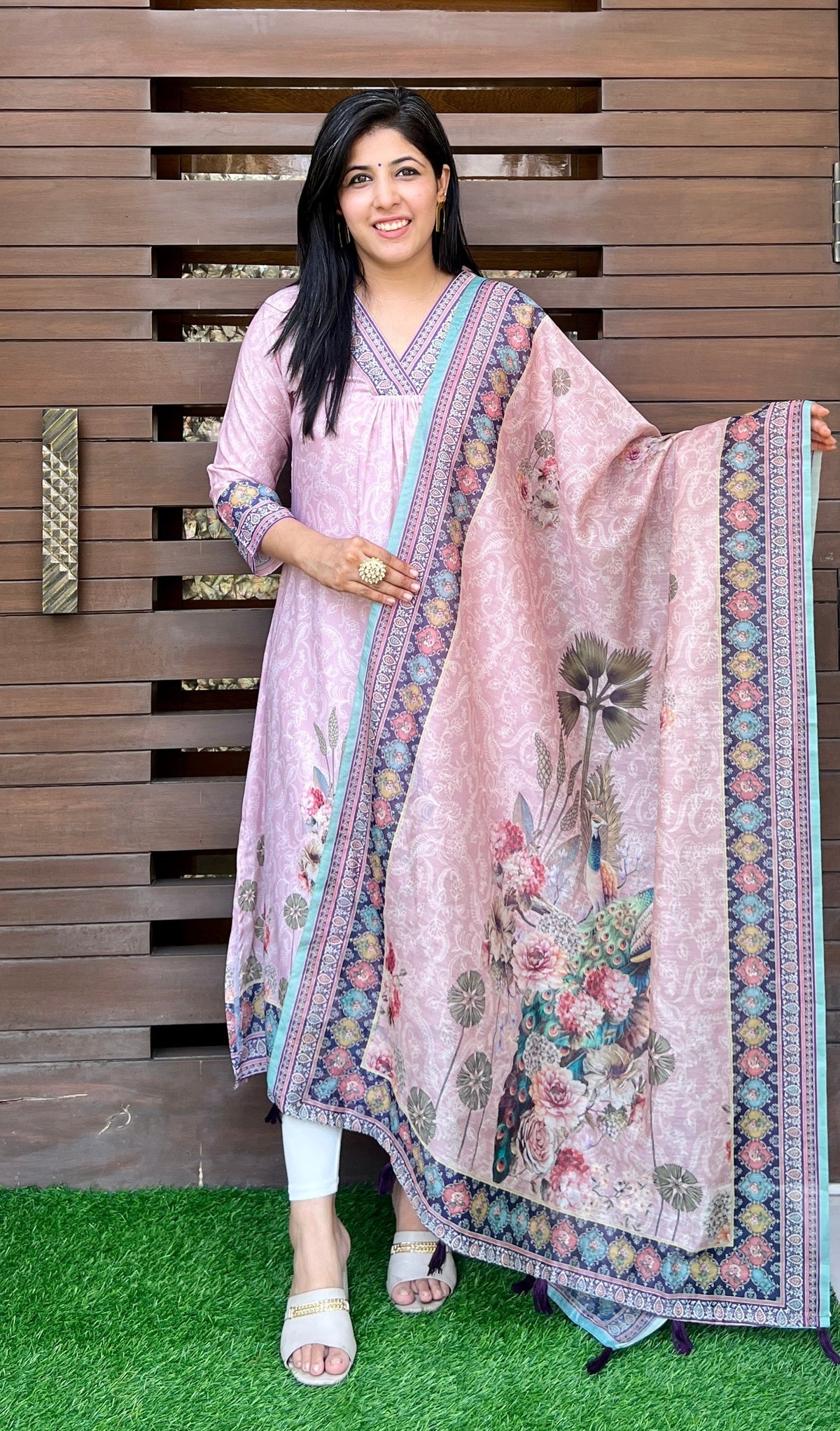 Yashvi Pichwai Bliss Kurta With Dupatta-Kurta with dupatta-Ekana Label