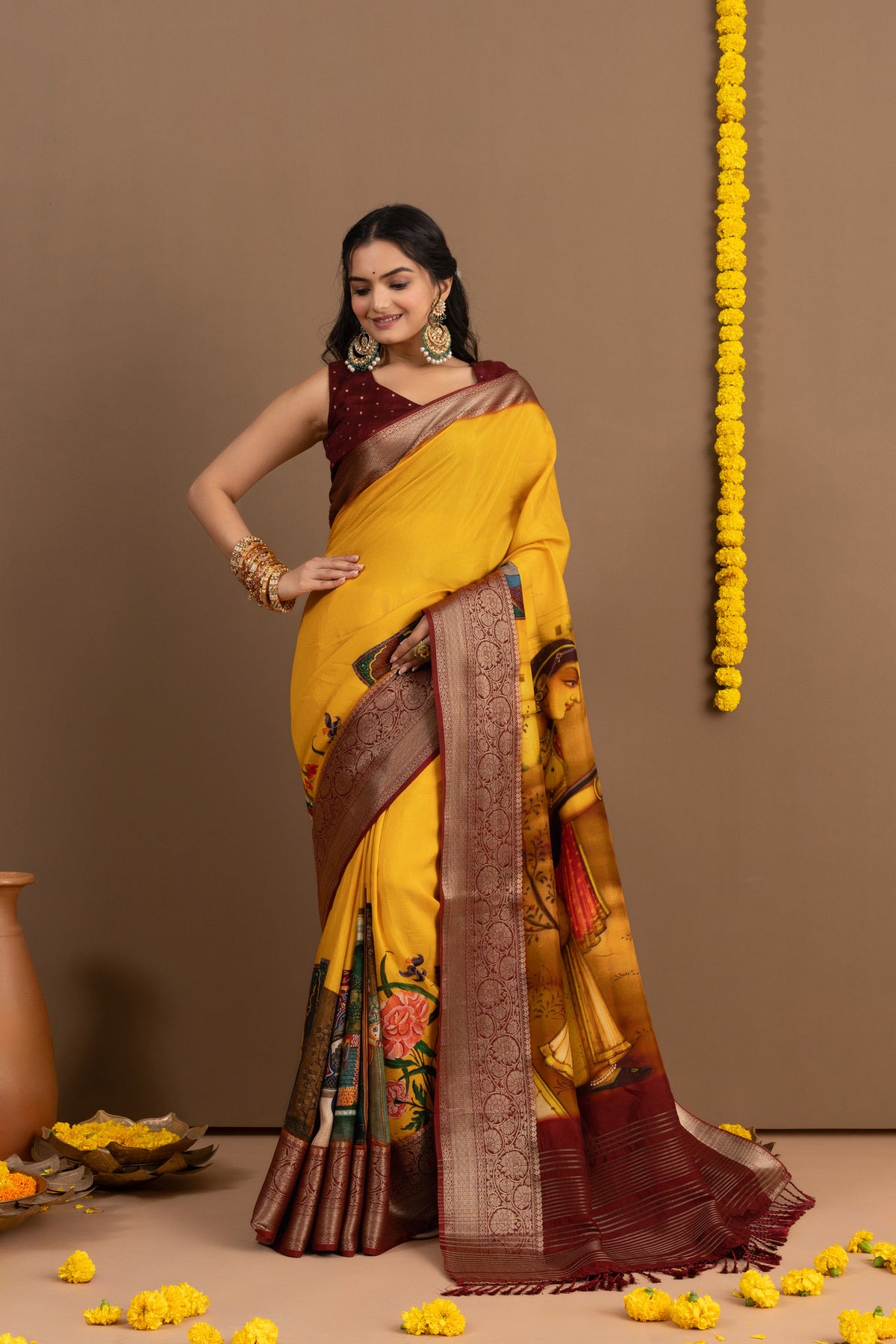 Roopvati Sunehri Saree